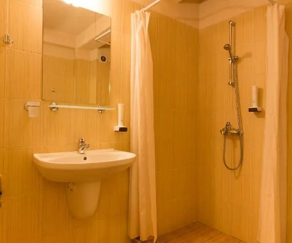 Edelweiss Park מלון